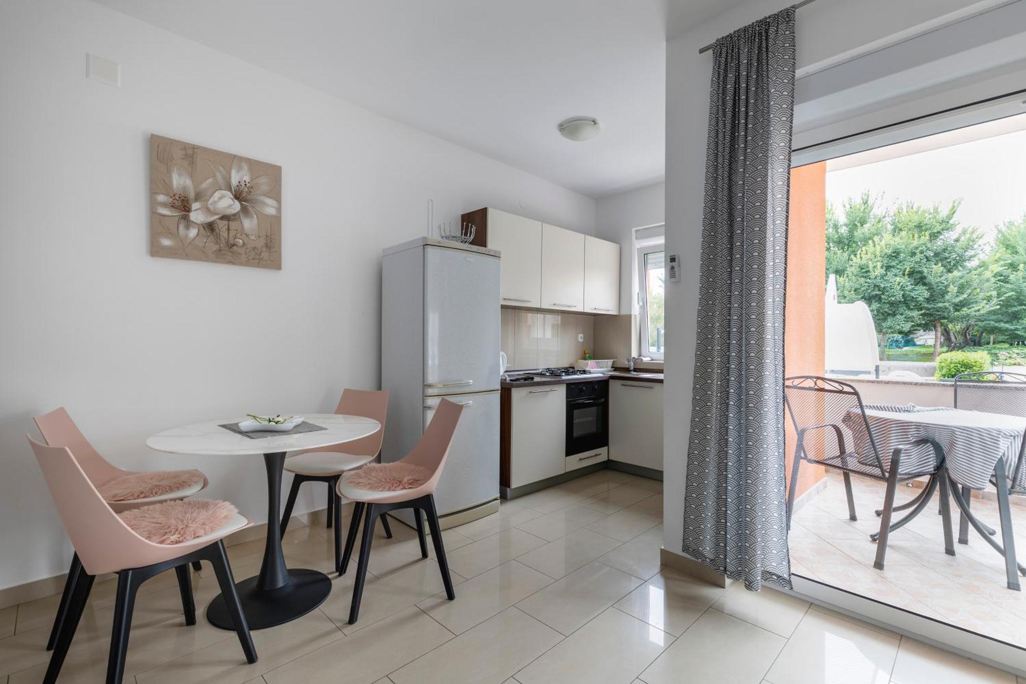 M & B Apartment บาร์บินเย ภายนอก รูปภาพ